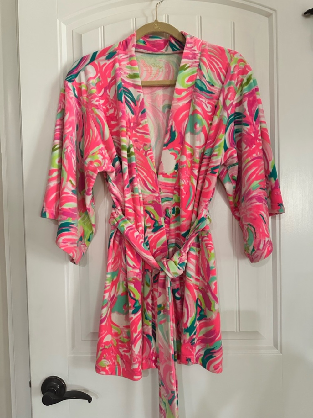 Lilly Pulitzer Vibrant Pink Floral Abstract Wrap Robe size xxs-xs